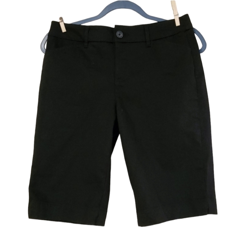 St. John's Bay Black 98% Cotton 2% Spandex Bermuda shorts Size 4